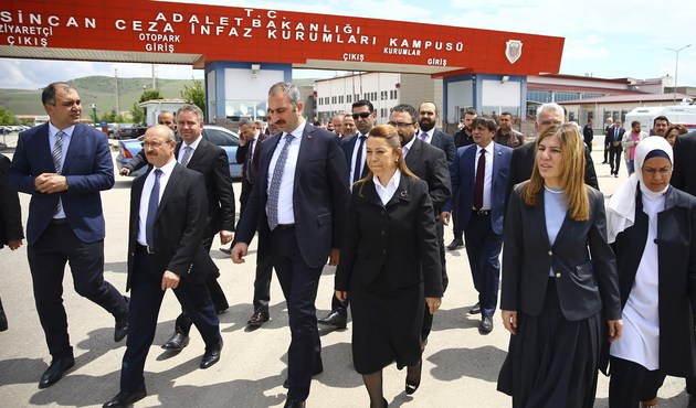 Abdülhamit Gül: Türk yargısı bu tiyatroya son verecek...