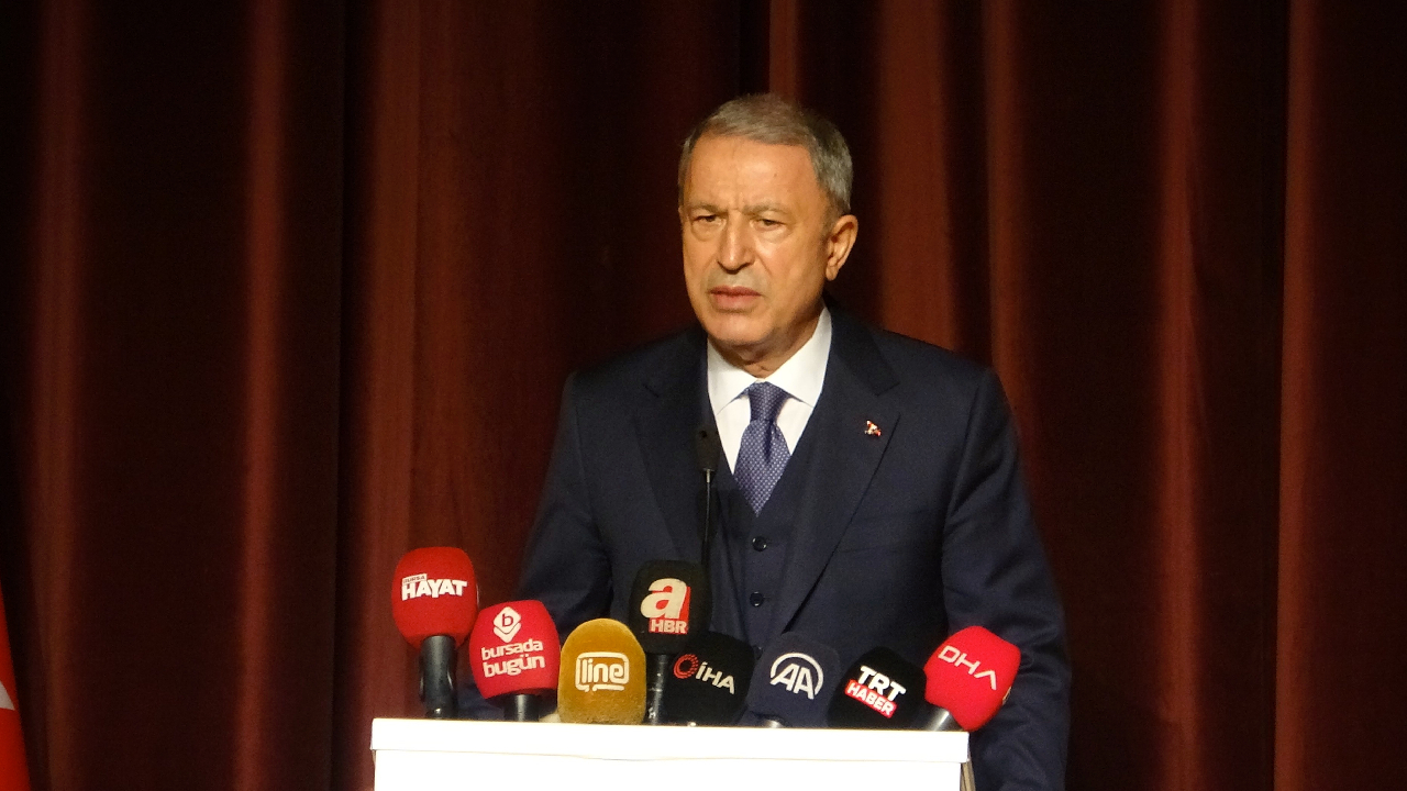 Bakan Akar'dan yeni operasyon mesajı: Suriye'nin kuzeyinde teröristlerin varlığını kabul etmiyoruz