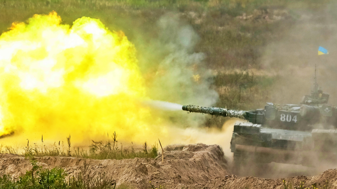 Çekya, Ukrayna'nın hasar görmüş tank ve diğer araçlarını onaracak!