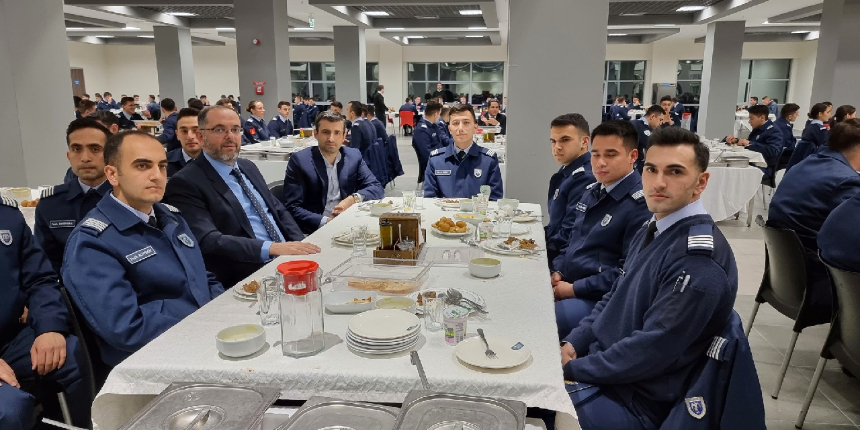 Selçuk Bayraktar, Hava Harp Okulu öğrencileriyle iftar yaptı!