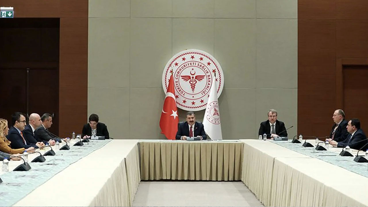 Sağlık Bakanı Koca açıkladı: Bilim Kurulu toplantısı 27 Nisan'a ertelendi