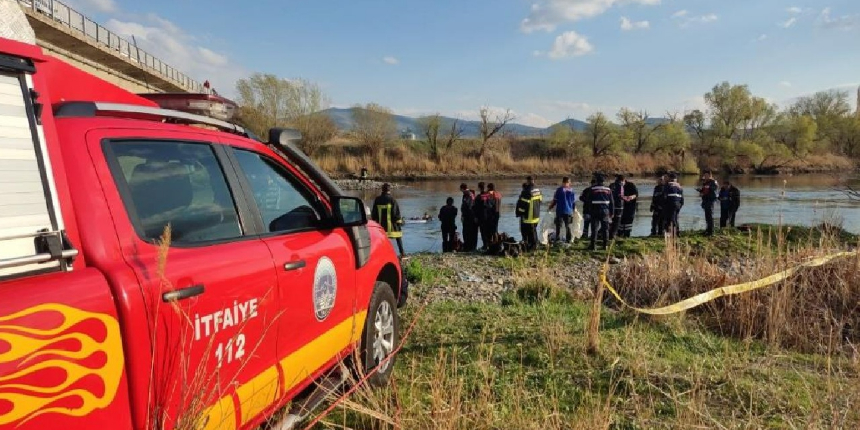 Kayseri'de feci kaza: Irmağa uçan araçtan cansız bedenleri çıktı