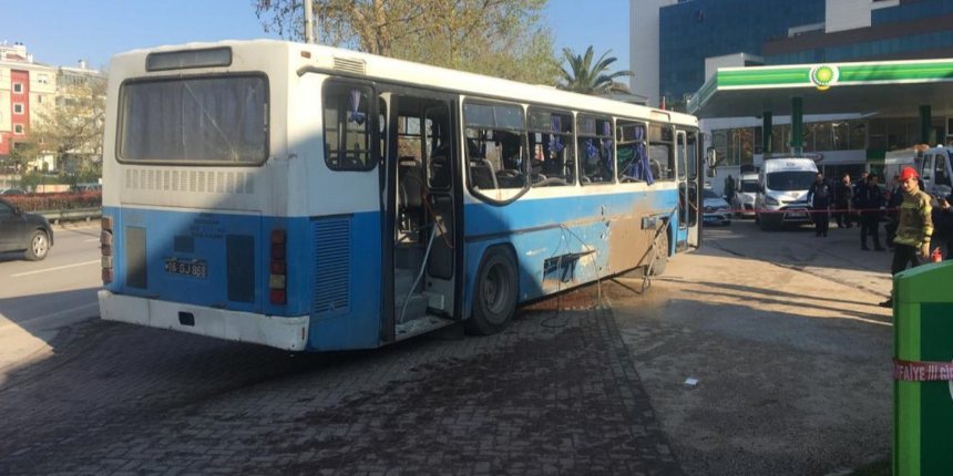 Bursa'da infaz koruma memurlarını taşıyan otobüste patlama! Vali: Uzaktan kumandalı patlayıcı!