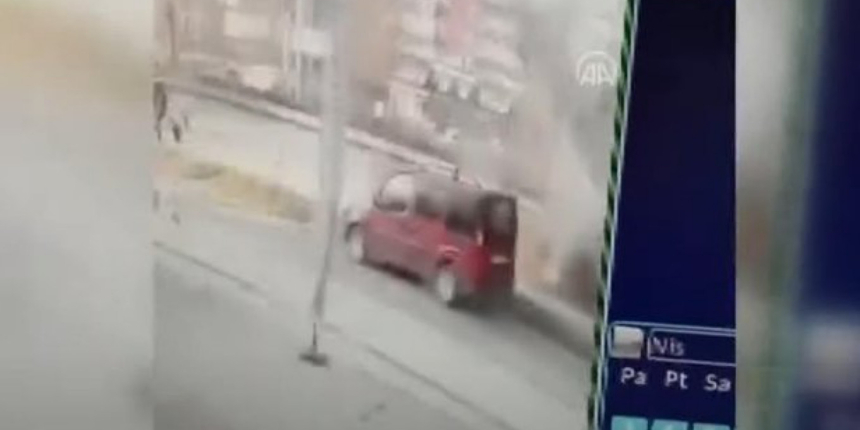 Bursa'da bir memurun şehit düştüğü hain terör saldırısı kamerada: Görüntüler ortaya çıktı!