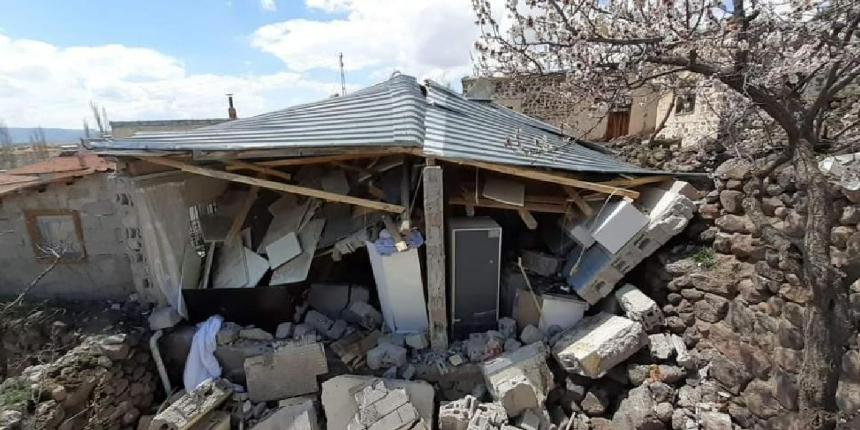 Tüp patladı, ortalık savaş alanına döndü