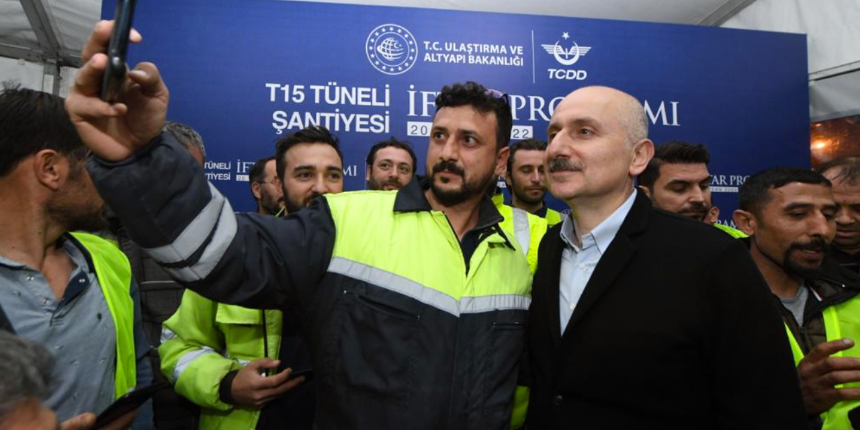 Bakan Karaismailoğlu: Demiryolu ağımızı 2053'de 28 bin 590 kilometreye hedefledik