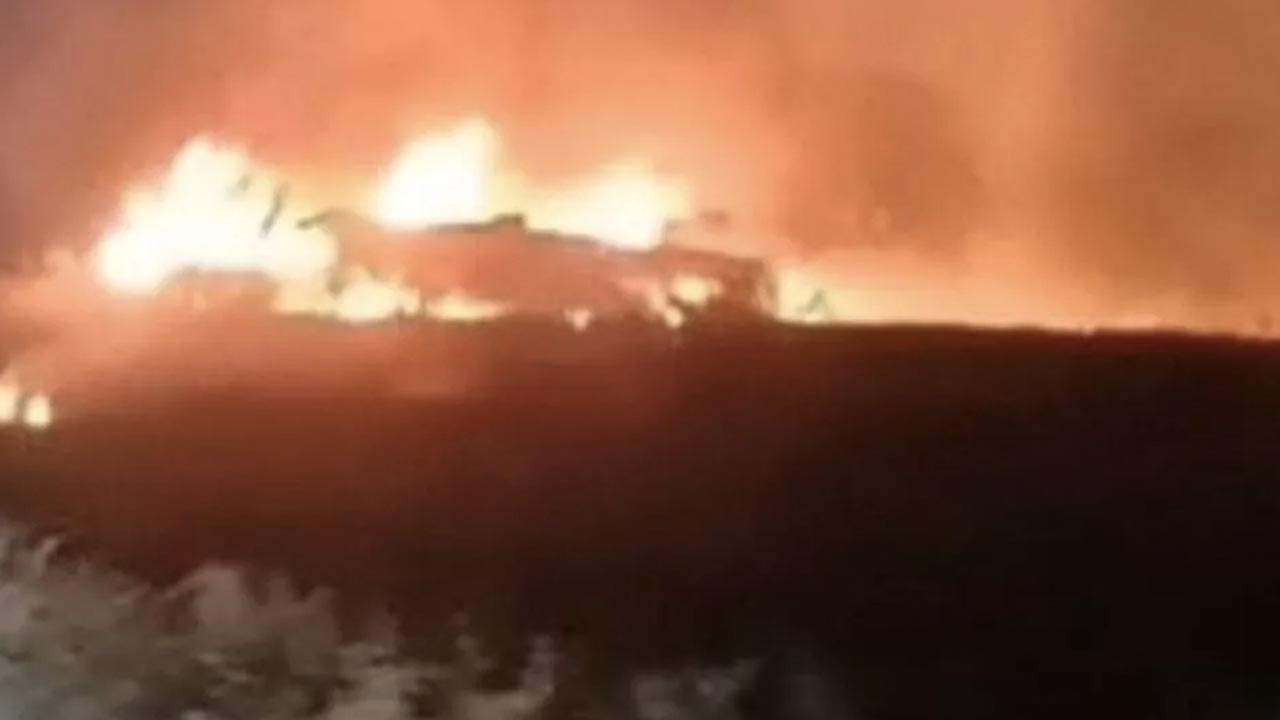 Ukrayna'ya ait nakliye uçağı düştü: Hayatını kaybedenler var