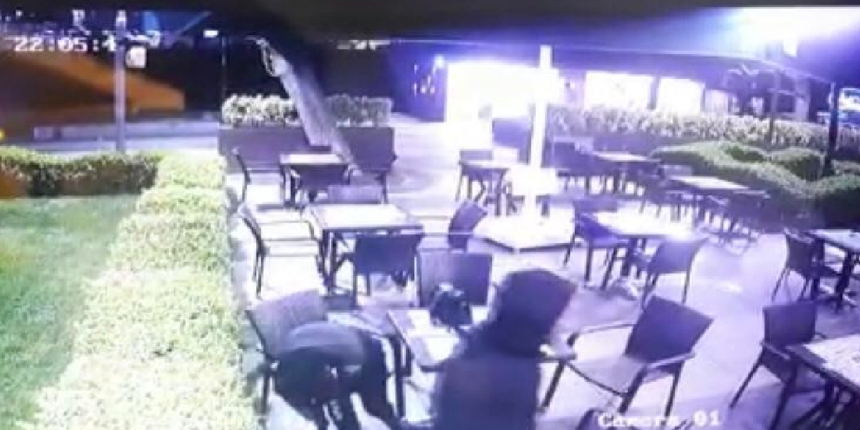 Koca vahşeti kamerada! Sandalyeden kalktı, eşinin kafasına sıktı