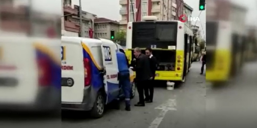 Gaziosmanpaşa’da İETT otobüsü bozuldu, trafik durma noktasına geldi