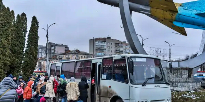 Rus ordusu tahliye otobüsünü vurdu!