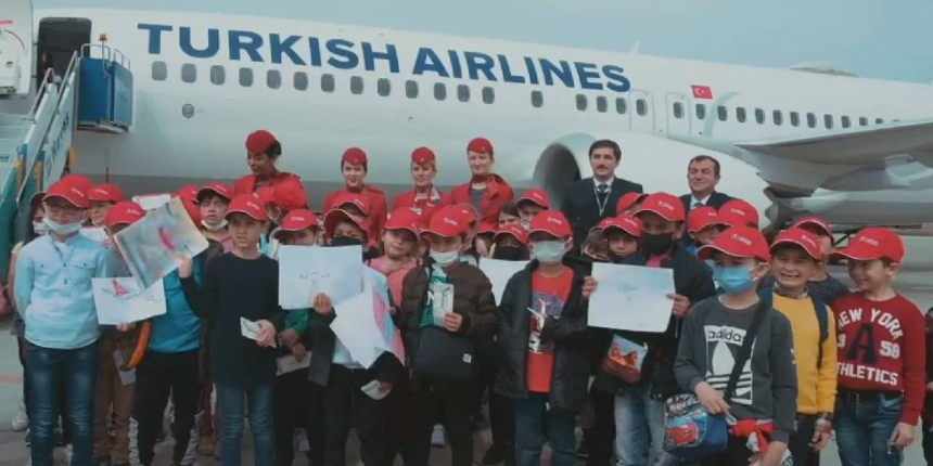 THY, hayallerini gerçekleştirdi! Köy okullarındaki öğrenciler ilk kez uçağa bindi