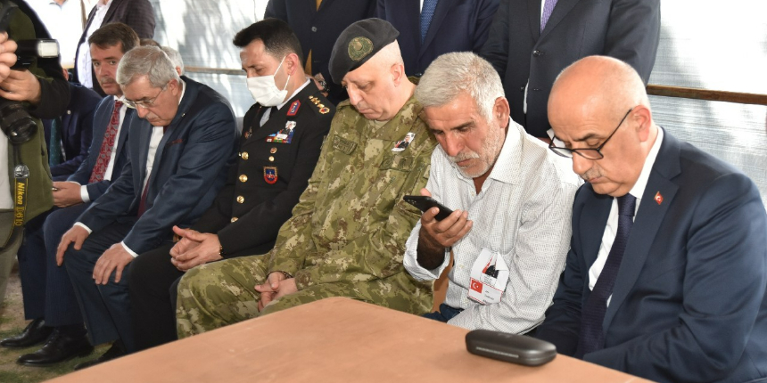 Cumhurbaşkanı Erdoğan, Kahramanmaraşlı şehidin babasıyla telefonda görüştü