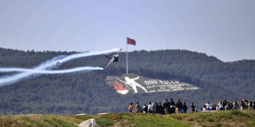 SOLOTÜRK Çanakkale'de 23 Nisan çocuklarını büyüledi!