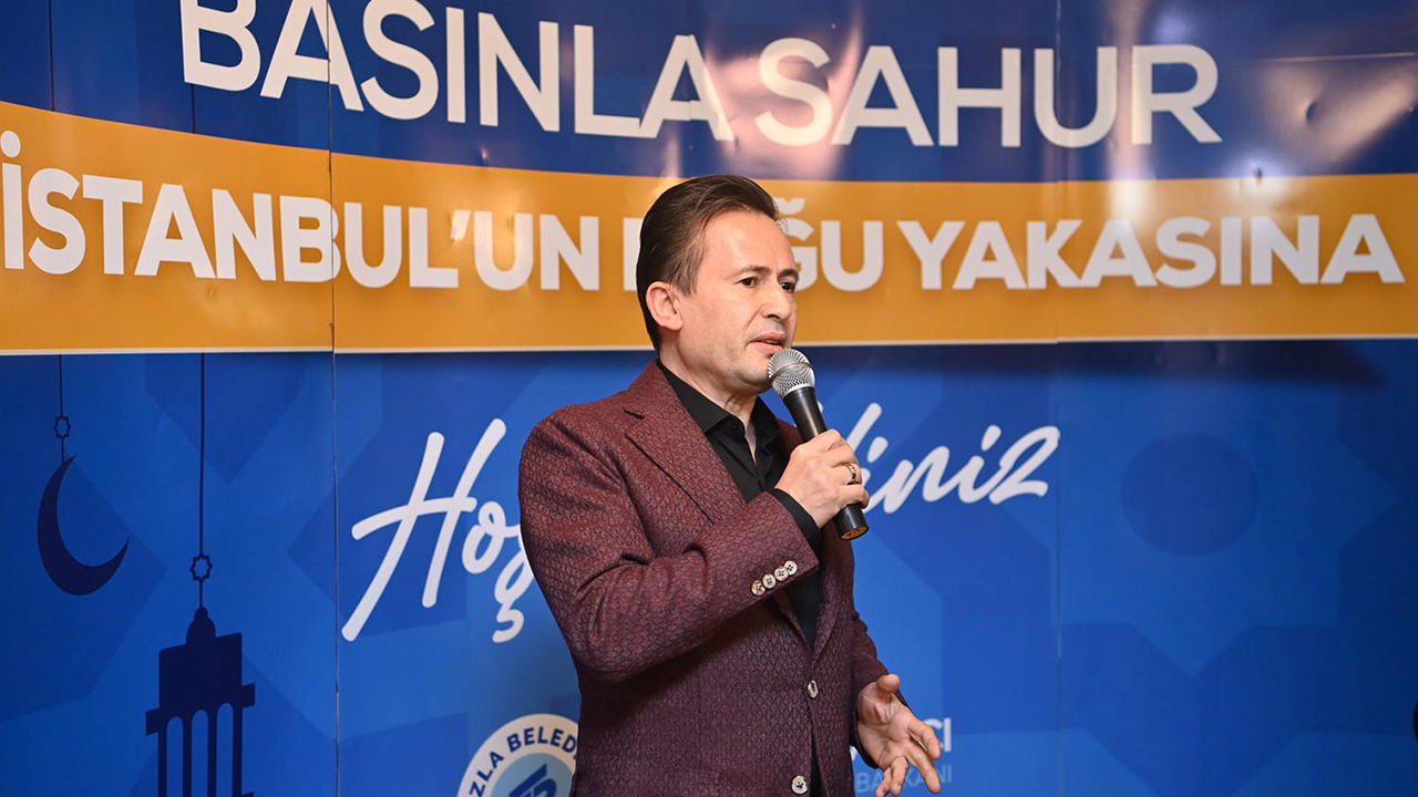 Tuzla Belediye Başkanı Yazıcı, gazeteciler ile sahurda bir araya geldi