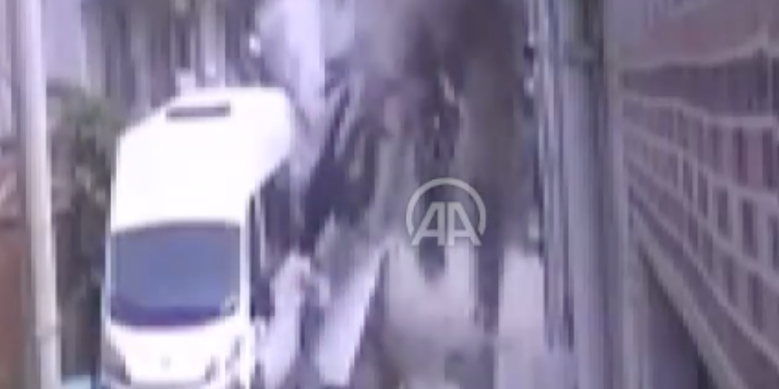 Bursa'da sokağa düşen uçağın binalara çarptığı korkunç anlar kamerada!