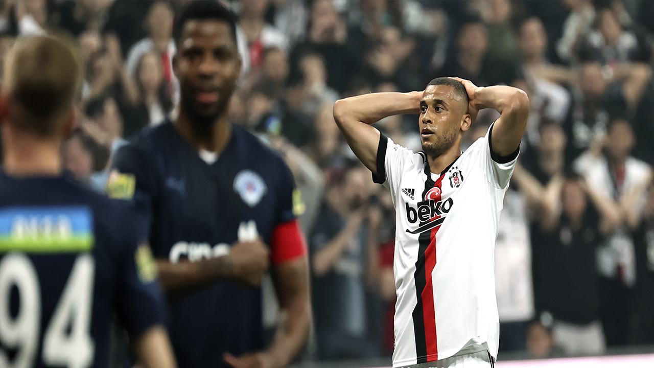 Beşiktaş'ta düşüş sürüyor