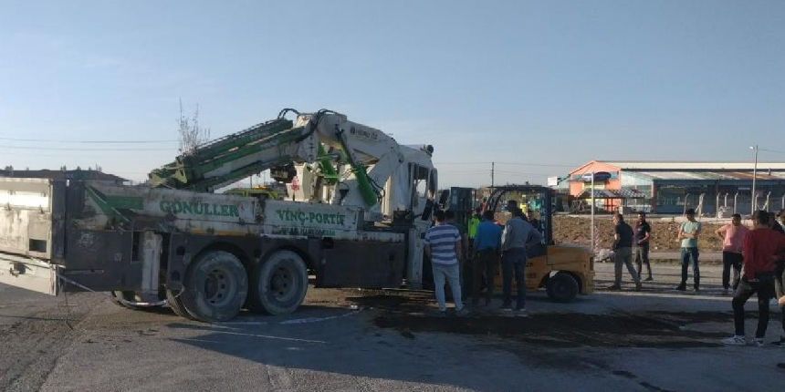 Konya'da servis minibüsü ile vinç çarpıştı: 18 yaralı