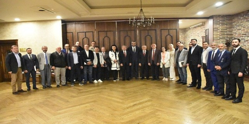 Türk Dünyası Parlamenterler Vakfından, medya temsilcileriyle iftar!