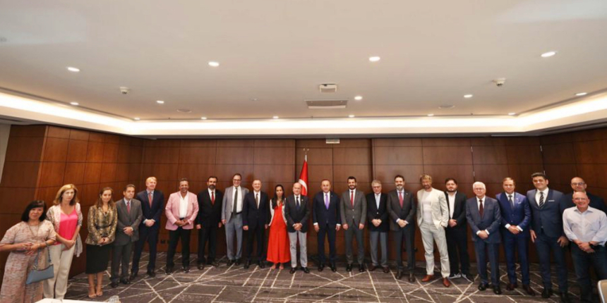 Dışişleri Bakanı Çavuşoğlu bugün de Brezilya'da Türkiye rüzgarı estirdi
