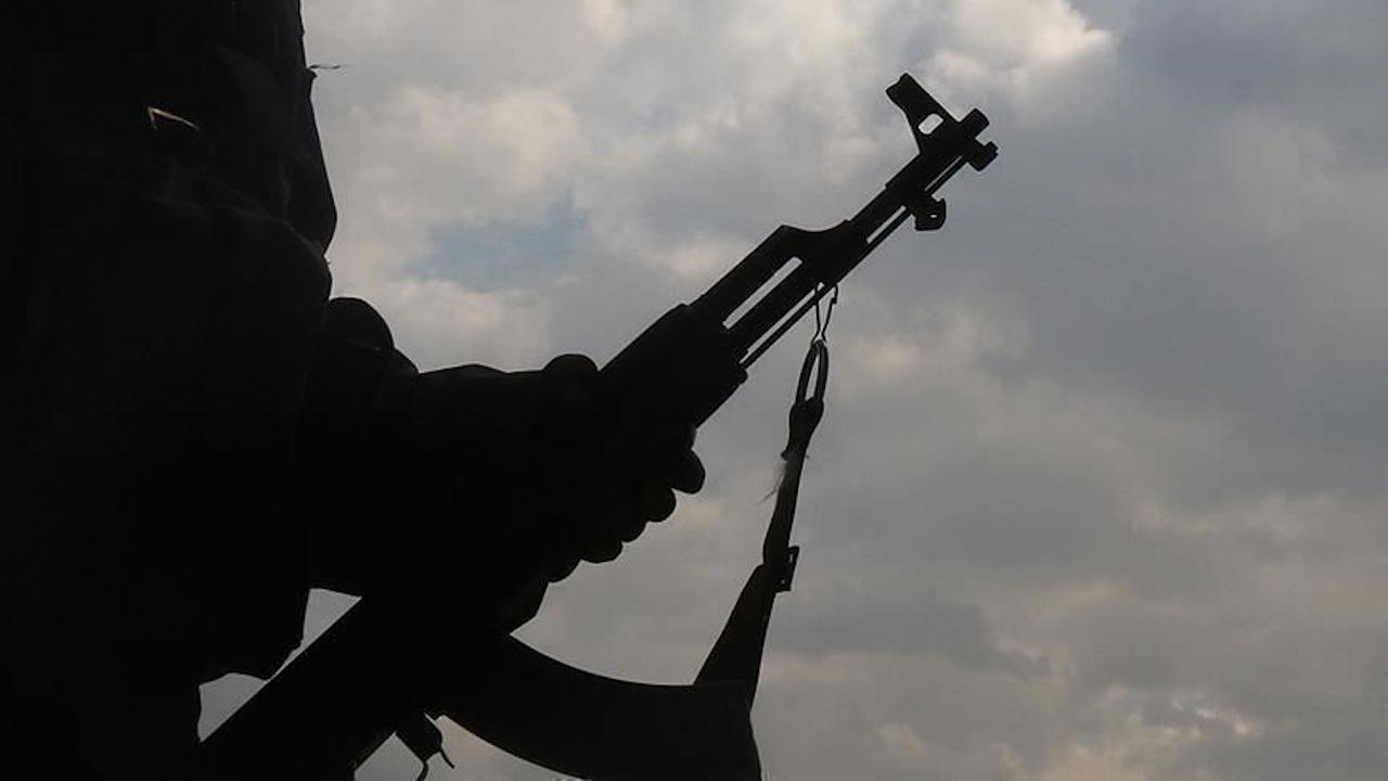 PKK'lı teröristlerden Suriye'de yeni senaryo: ABD ve Rus kontrolündeki bölgelere taşınıyorlar