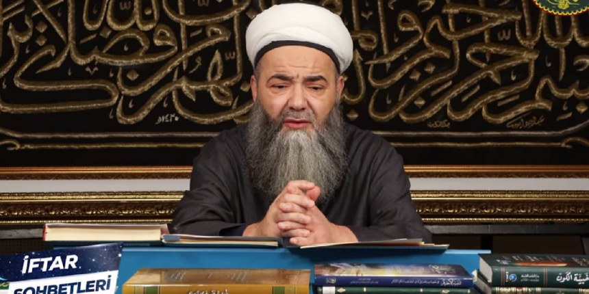 Cübbeli Ahmet Hoca formunda! İftardan sonra hemen cinsel ihtiyacınızı görün ki namazda aklınızı orada kalmasın