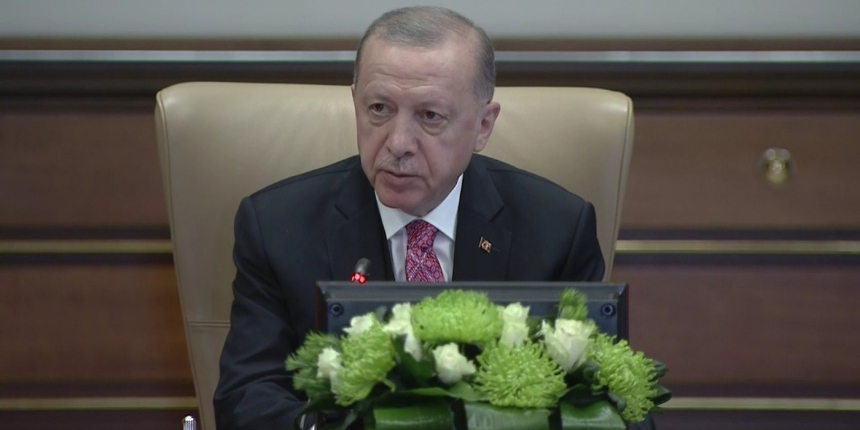 Kapalı mekanda maske şartı kalktı: Sadece toplu taşıma ve sağlık kuruluşlarında takılacak!