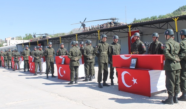 Şehitlere veda günü! İlk tören Şırnak'ta yapıldı...