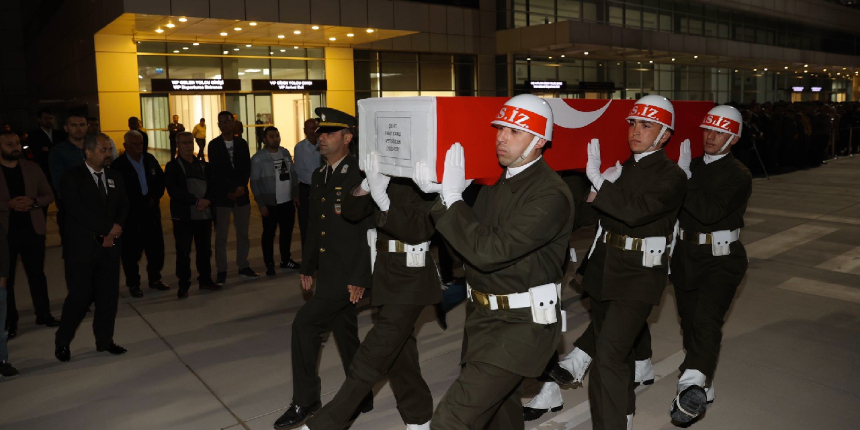 Şehit Fırat Canlı'nın naaşı memleketine getirildi! Şehit Furkan Gök'ün babası aileyi yalnız bırakmadı