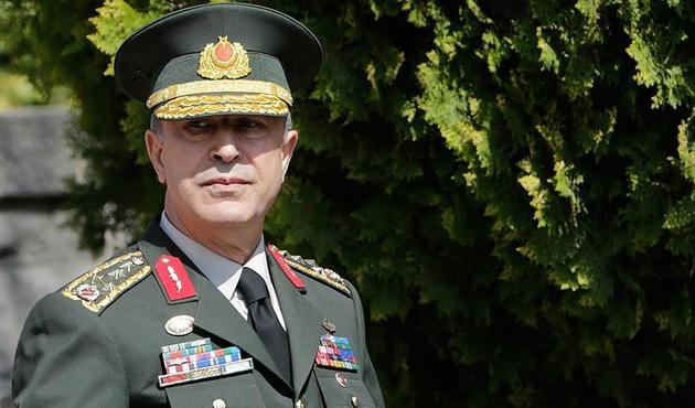 Darbeciler, ikna edemeyince 'Yurtta Sulh Konseyi Başkanı Akar' ibaresini sıkıyönetim belgesinden çıkardı!