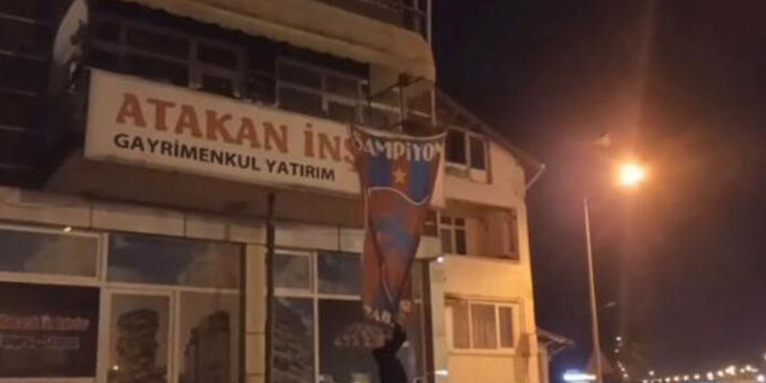 Samsun'da Trabzonspor bayrağı yırtıldı, sosyal medyada gündem oldu