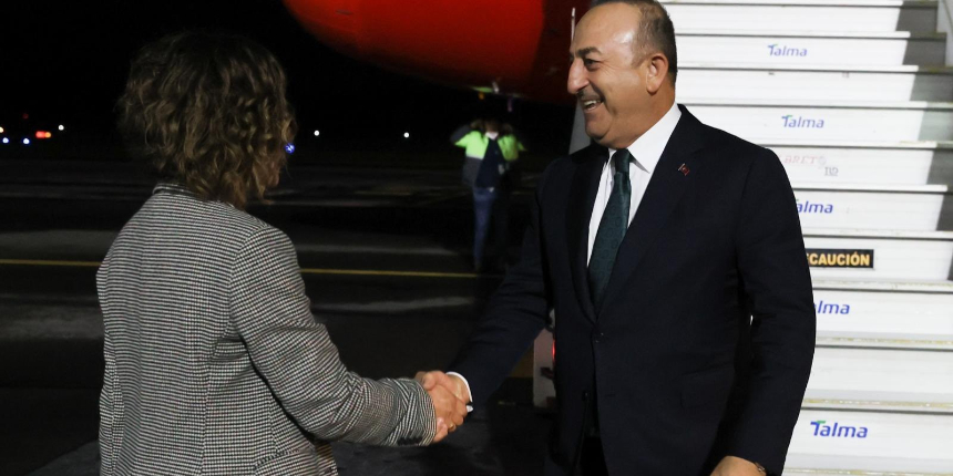 Çavuşoğlu, Uruguay ve Brezilya'nın ardından bu kez de Ekvador'da!