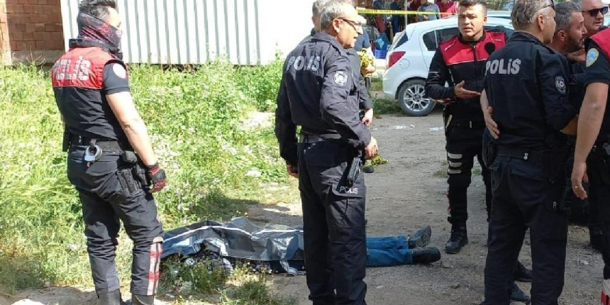 Önce silah sesi duyuldu! Tarih öğretmeni boş arsada ölü bulundu