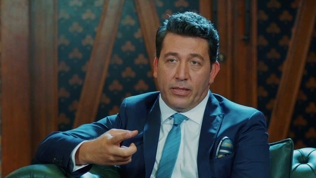 Muhabire hakaret ettiği iddiasıyla yargılanan oyuncu Emre Kınay'a ceza verilmedi