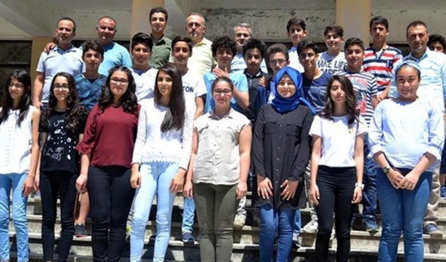 Süper sınıf 8-C tam 10 TEOG birincisi çıkardı!