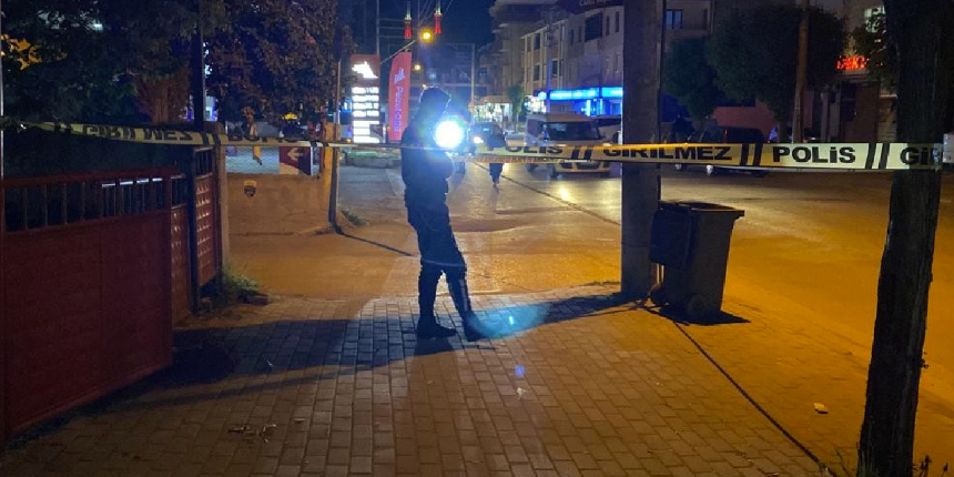 Bursa'da silahlı saldırı: 1'i yoldan geçen 2 yaralı