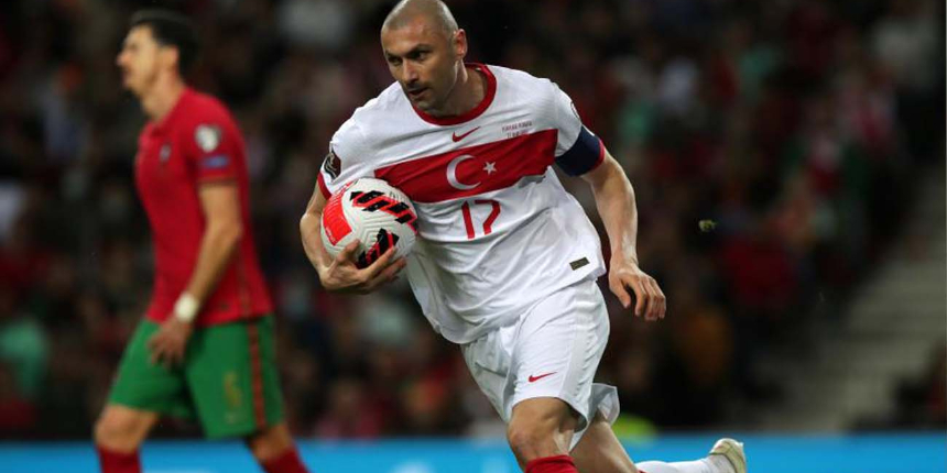 Burak Yılmaz, Süper Lig ekibi Adana Demirspor'a transfer oluyor