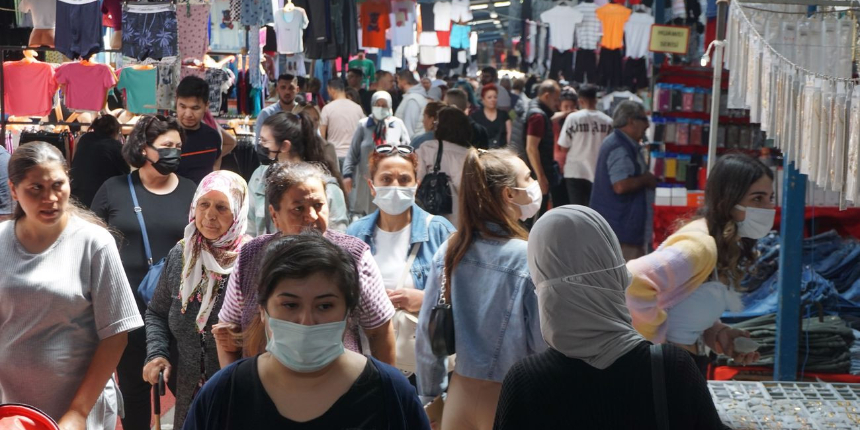 Bulgar turistler: Yiyecek, içecek her şeyimizi buradan alıyoruz