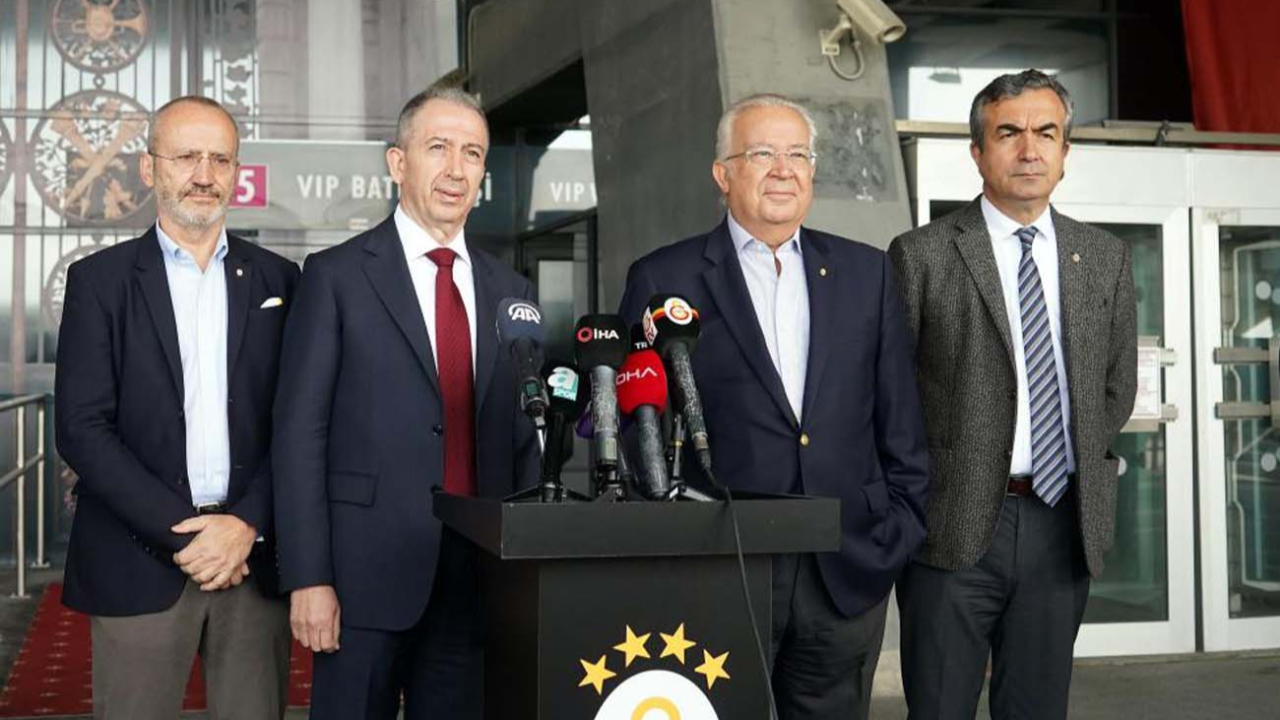 Galatasaray'da başkan adayları Burak Elmas'ın seçime katılmayacağını duyurdu