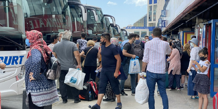 15 Temmuz Demokrasi Otogarı'nda bayram hareketliliği!