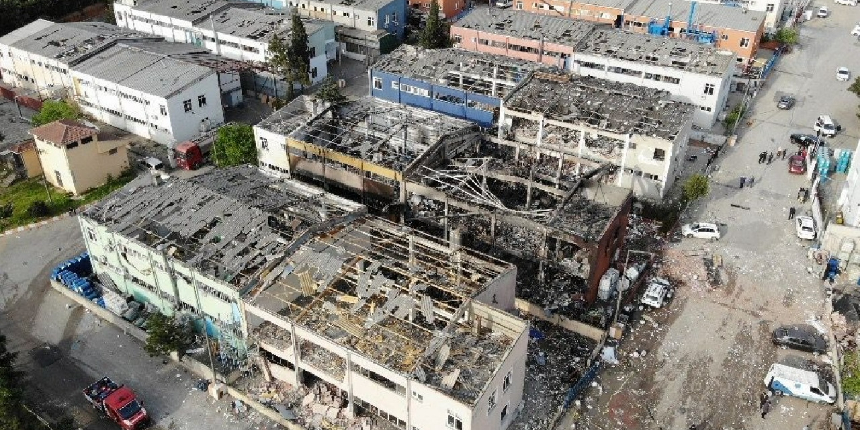 Tuzla'da patlama yaşanan fabrikanın enkazı havadan görüntülendi