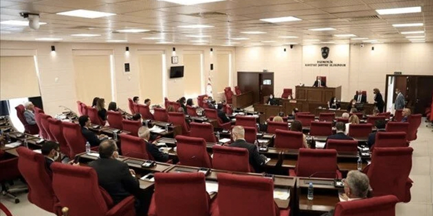 KKTC'de koalisyon güvenoyu almadan dağıldı