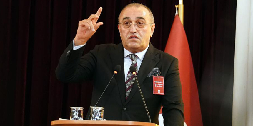 Burak Elmas'ı eleştiren Abdurrahim Albayrak, geçen yıl neden istifa etmediğini açıkladı