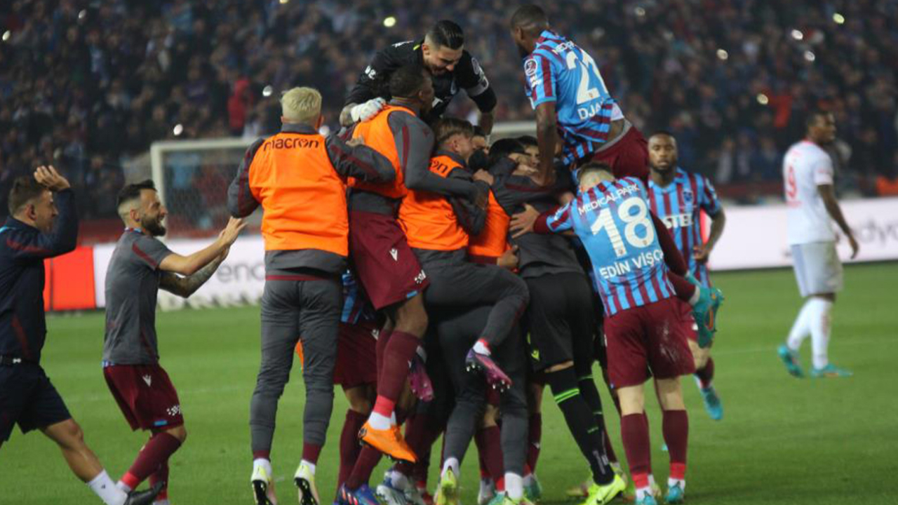 Süper Lig'de şampiyon Trabzonspor! Antalyaspor karşısında 2-2'lik sonuçla gelen tarihi zafer