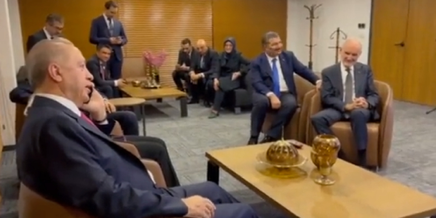 Cumhurbaşkanı Erdoğan'dan, Trabzonspor Başkanı Ahmet Ağaoğlu'na tebrik telefonu