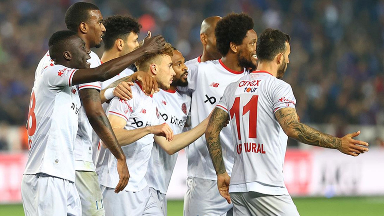 Antalyaspor, Süper Lig'de 13 maçlık yenilmezlik serisine ulaştı