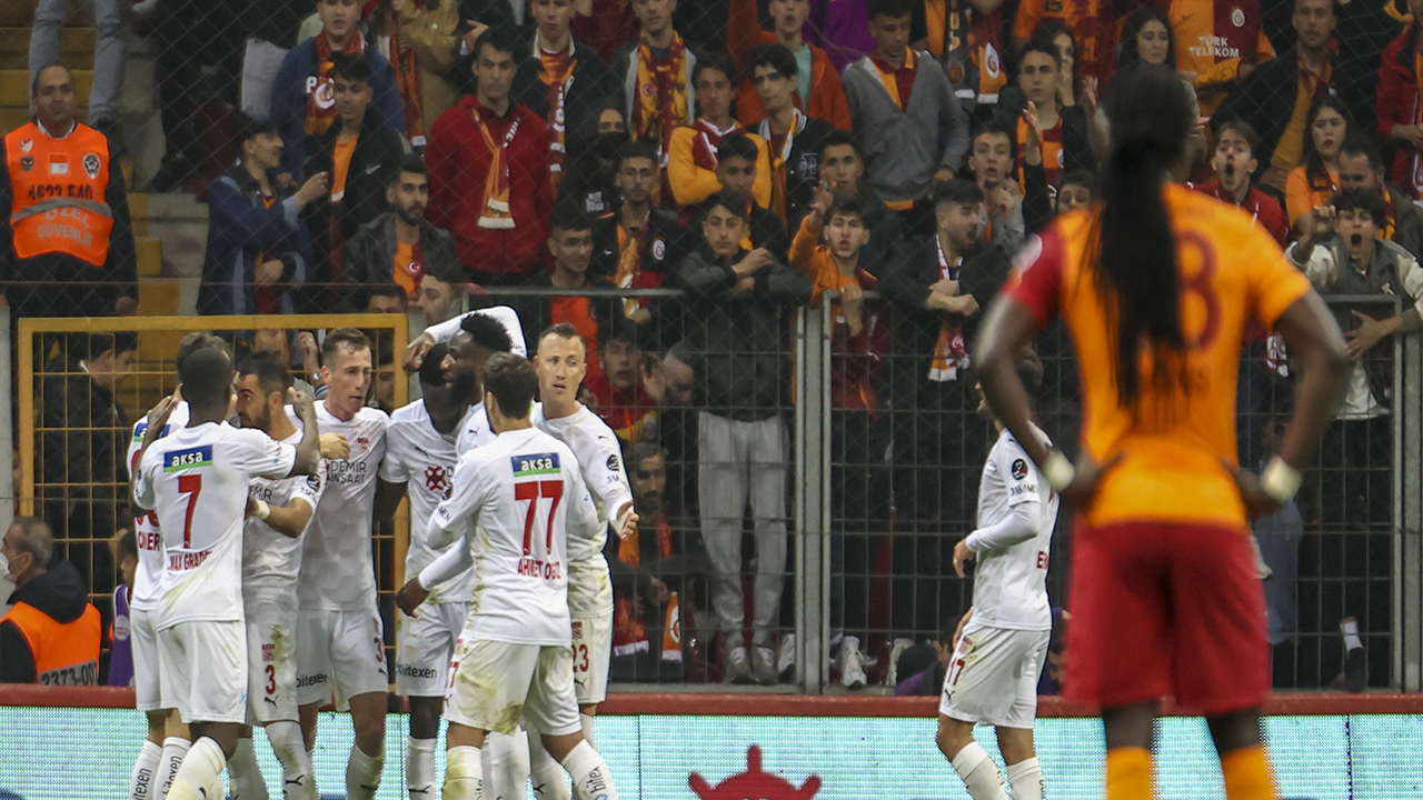 ÖZET | Sivasspor, Galatasaray'ı İstanbul'da mağlup etti!