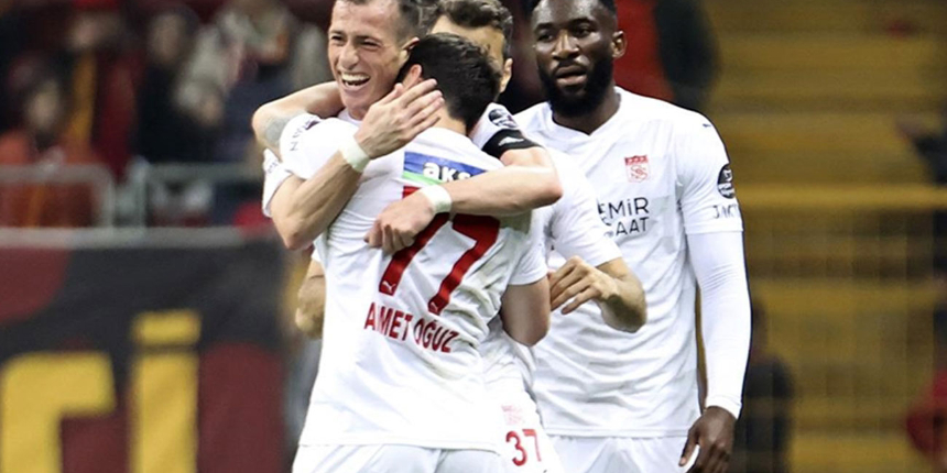 Galatasaray'ı İstanbul'da yenen Sivasspor'da yenilmezlik serisi 3 maça çıktı
