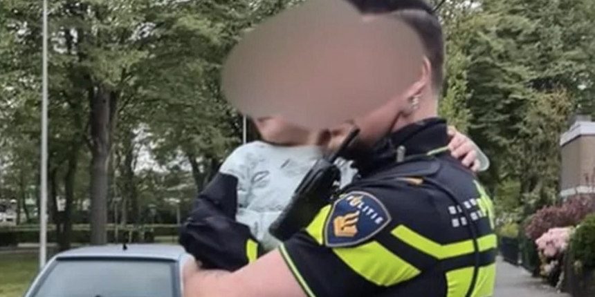 4 yaşındaki çocuk annesinin arabasıyla kaza yaptı: Hollanda polisi sosyal medyadan böyle duyurdu