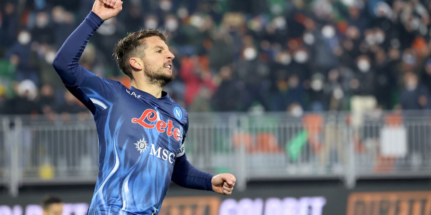İtalyan basını Fenerbahçe'nin forvette rotayı Belçikalı Dries Mertens'e çevirdiğini duyurdu