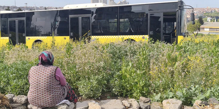 Fren arızası meydana gelen İETT otobüsü araziye uçtu